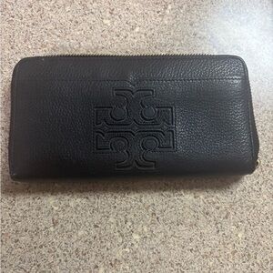 Tory Burch Black Leather Wallet with Gold Accents original